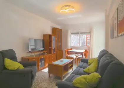 Habitación en piso compartido de 3 habitaciones en alquiler en Nuevo San Andrés, Málaga. en Málaga