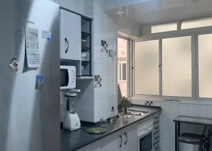 Habitación en piso compartido de 4 dormitorios en alquiler en Jardín de Málaga, solo para profesionales en Málaga