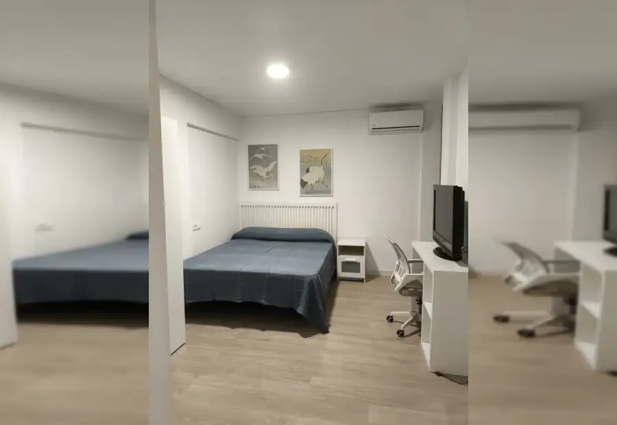 Habitación en piso compartido de 4 habitaciones en alquiler en San Rafael, Málaga. en Málaga