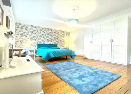 Habitación en piso compartido de 6 dormitorios en alquiler en Abando, todos los gastos incluidos en Bilbao