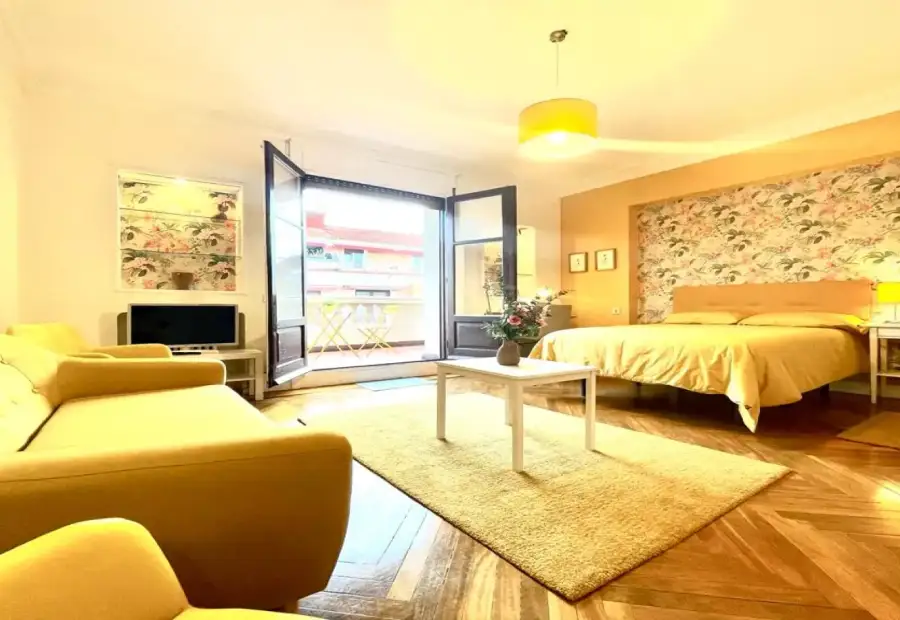 Habitación en piso compartido de 6 dormitorios en alquiler en Abando, todos los gastos incluidos en Bilbao