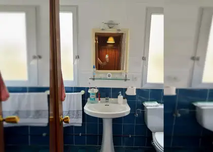 Habitación en un piso compartido de 5 habitaciones en Murcia, con algunos gastos incluidos. en Murcia