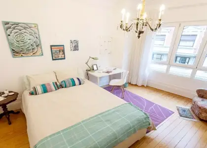 Habitación en un piso compartido de 7 habitaciones en alquiler en Indautxu, Bilbao. en Bilbao