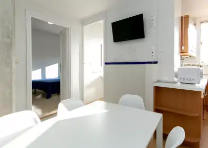 Habitación en un piso compartido de 7 habitaciones en alquiler en San Ildefonso. en Granada