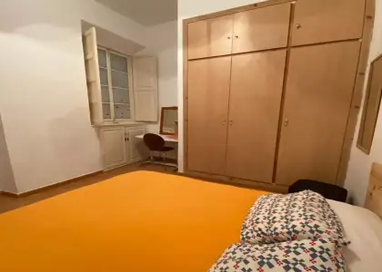 Se alquila habitación en piso compartido de 3 habitaciones en Centro Histórico, todos los gastos incluidos. en Málaga