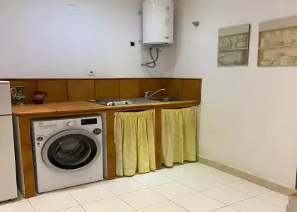 Se alquila habitación en piso compartido de 3 habitaciones en Centro Histórico, todos los gastos incluidos. en Málaga