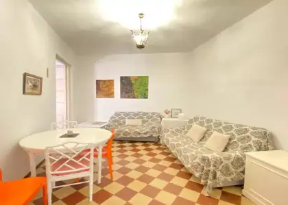 Se alquila habitación en piso compartido de 4 habitaciones en Centro Histórico, todos los gastos incluidos. en Málaga