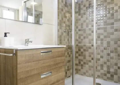 Se alquila habitación en piso compartido de 5 habitaciones en Zaragoza, todos los gastos incluidos. en Zaragoza