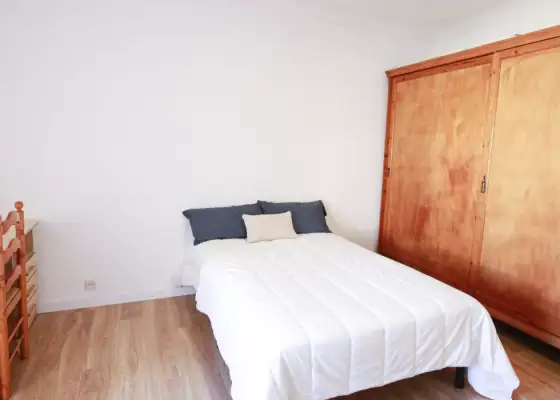 Se alquila habitación en piso compartido en Barcelona