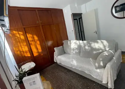 Se alquila habitación en piso de 3 dormitorios en Alicante en Alicante (Alacant)