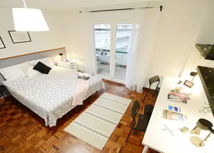 Se alquila habitación en piso de 4 dormitorios en Ametzola en Bilbao