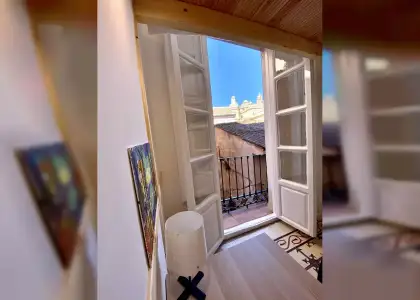 Se alquila habitación en piso de 8 habitaciones en Granada en Granada